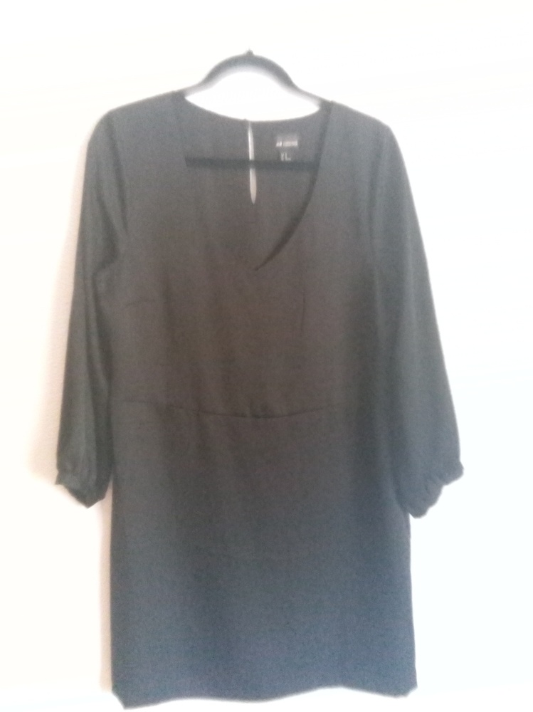 H&M Black satiny vneck dress size 14